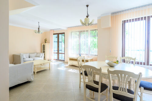 Фото и видео оглед на вила край морето